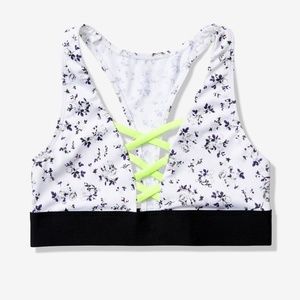 VS Pink Ultimate Strappy Front Sports Bra NWT